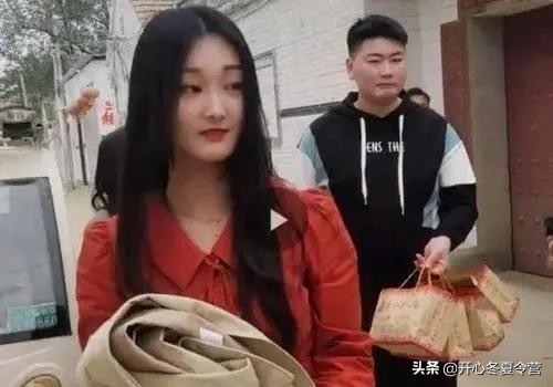 兒子退學、女兒宅成“大媽”：年賺千萬的大衣哥，卻敗在教子上？