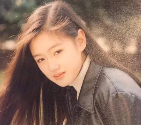 這些女星明明很美還是變了臉張檬哭訴後悔整容,薛佳凝顏值崩塌 這些女星明明很美還是變了臉張檬哭訴後悔整容,薛佳凝顏值崩塌