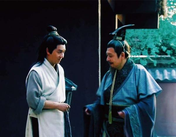 范蠡的次子入獄，大兒子要去救，范蠡說：你若去，你弟弟必死