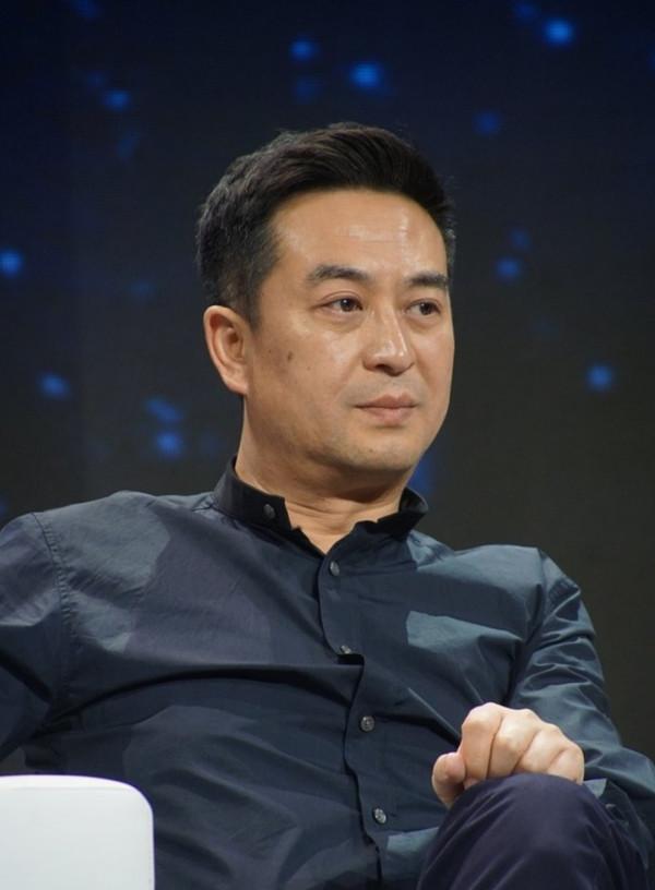 張嘉益：被前妻杜珺嫌棄“吃軟飯”，卻被二婚媳婦王海燕當成寶