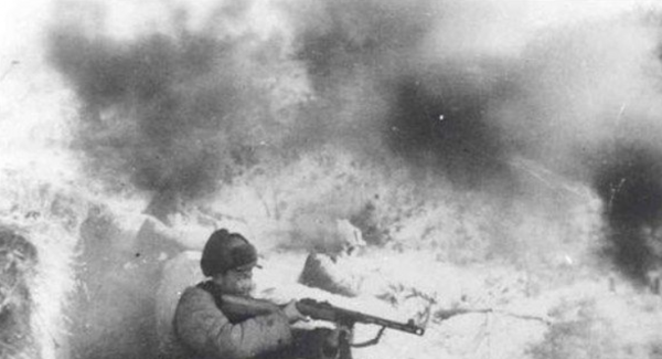 1958年,軍區一首長路過遼寧視察,發現糧庫警衛是犧牲5年戰友 1958年,軍區一首長路過遼寧視察,發現糧庫警衛是犧牲5年戰友