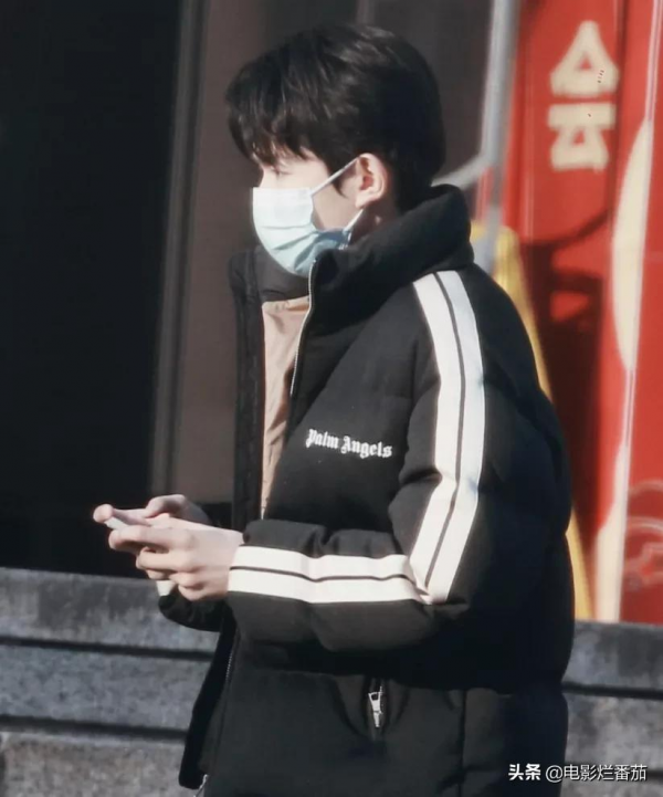 春晚第三次聯排：趙麗穎美目顧盼，毛曉彤虎紋吸睛，宋茜皮衣颯氣