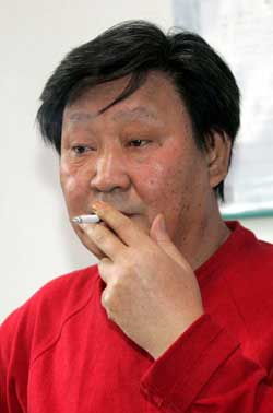 與郭德綱勢不兩立甚至對薄公堂，師徒反目究竟誰對誰錯？