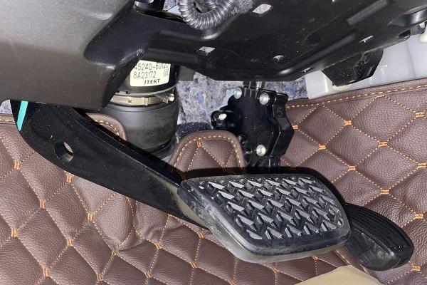 兩萬公里的酷路澤全車原版你信嗎？車商：隨便看，有補漆車送給你