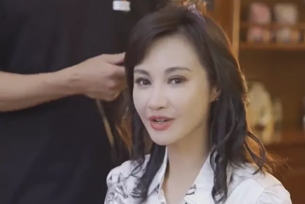 空氣裡有酵母？九億少女的夢變油膩，頂流鹿晗都難逃發福