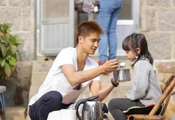 他們因為綜藝節目而紅，也因為綜藝節目而沒落，有人翻車 撒謊 離婚