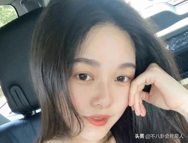 看到章澤天梁洛施的臉,才明白原來富豪的喜好都有跡可循 看到章澤天梁洛施的臉,才明白原來富豪的喜好都有跡可循