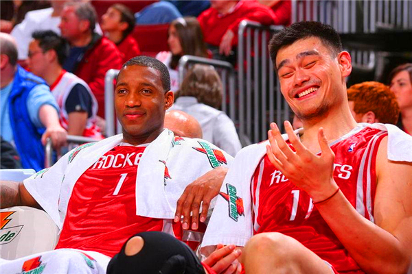 新秀搭檔卡特,巔峰合作姚明,暮年輔鄧肯,合作3超巨卻終生無冠 新秀搭檔卡特,巔峰合作姚明,暮年輔鄧肯,合作3超巨卻終生無冠