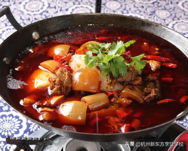 八道冬季保溫菜品製作,味道濃厚,十分下飯 八道冬季保溫菜品製作,味道濃厚,十分下飯