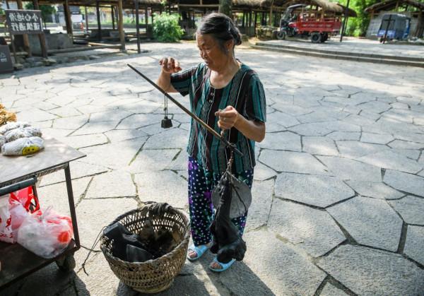 梵淨山下的雲舍村，曾經猴子愛喝的水，現在成了村民們的天然冰箱