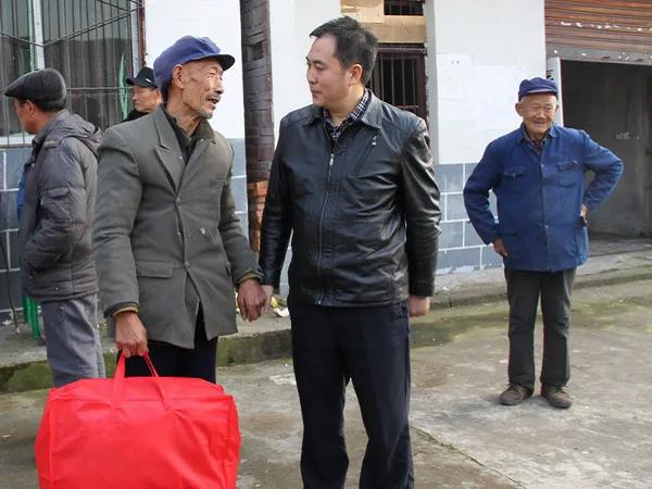 虛情假意留笑柄 虛情假意留笑柄