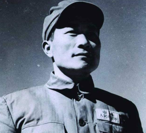 昌都戰役：印度支援藏軍300挺機槍，藏軍下令寺廟唸經詛咒解放軍