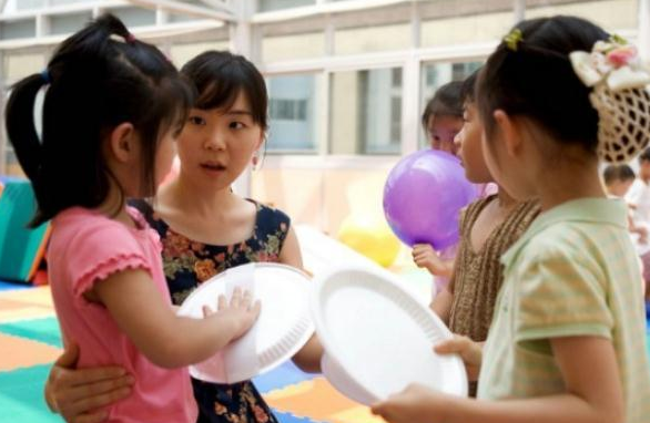 一名幼師曬出工資單,抱怨活多錢少待遇差,家長:這還不知足? 一名幼師曬出工資單,抱怨活多錢少待遇差,家長:這還不知足?