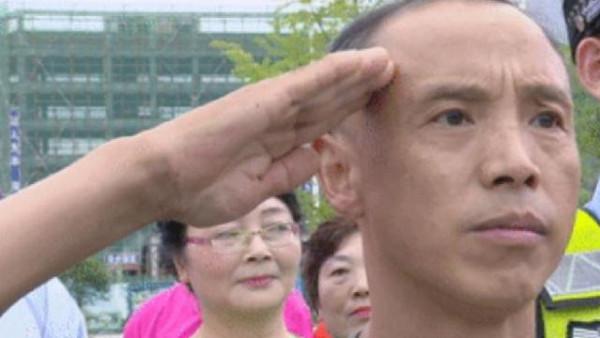 一個做了28年裝卸工的退伍老兵，憑什麼能受邀去國防部記者會？