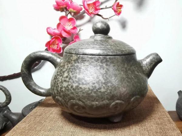 品鑑：冰磧岩石茶壺—如意壺
