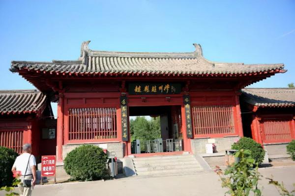 悠遊千古趙州境，觀賞天下第一橋