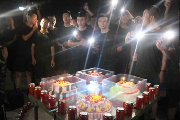 報告！我是武警部隊新兵，我已入列