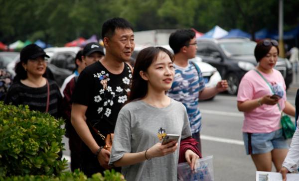 2021高考復讀生大幅增多,應屆考生家長很不滿,這樣真的公平嗎 2021高考復讀生大幅增多,應屆考生家長很不滿,這樣真的公平嗎