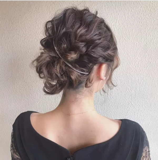 日系空氣感扎發，充滿少女氣質