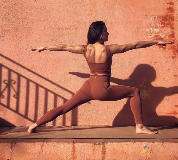 乾貨又來了：瑜伽樹式上方腳總是向下滑怎麼辦？