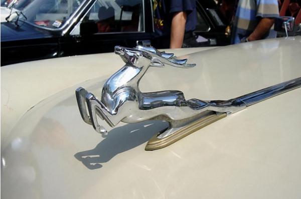 58年鄧小平視察一汽，談到燃油緊張時幽默地說：只要不燒茅臺就行