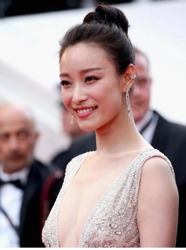 女明星懟臉無美顏心美得生動真實，這組照片真的讓人看到了