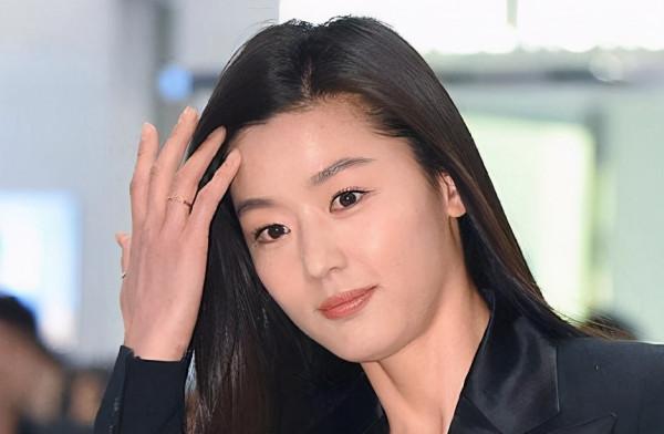 娛樂圈臉大的女星，依然能美到極點，快來看看哪些女星上榜吧