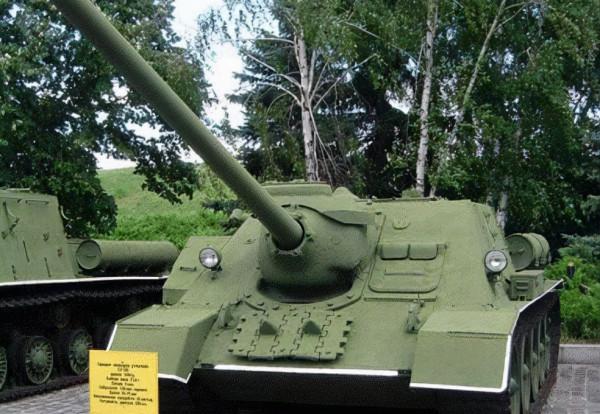 蘇聯su101坦克殲擊車：仿自德軍費迪南，駕駛員開7公里就棄車而逃