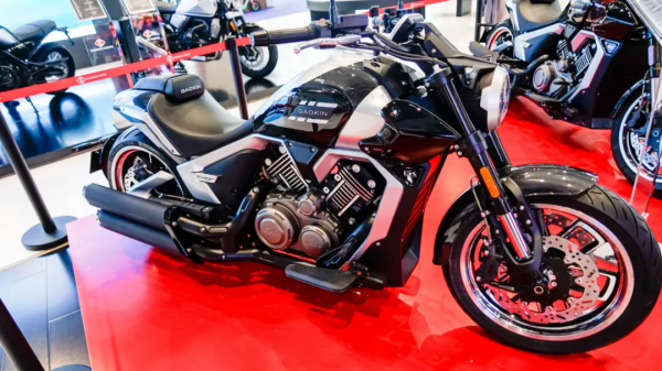 高金GK1200 GK1000公升級新車強勢登陸重慶摩博會