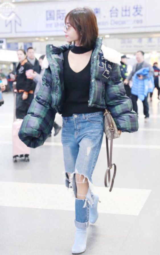 入冬後火了一種新搭配：叫“上身貴婦+下身村姑”，明星也這麼穿