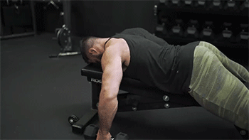 一套王牌“虐肩”動作，讓你成為“行走的衣架子”