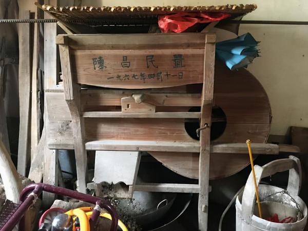 80年代農村必備的10種老物件，你家還有幾種在用，能否說出名字