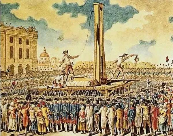 1793年，法國第一夫人被送刑場，民眾：快上斷頭臺，夫人：一會到