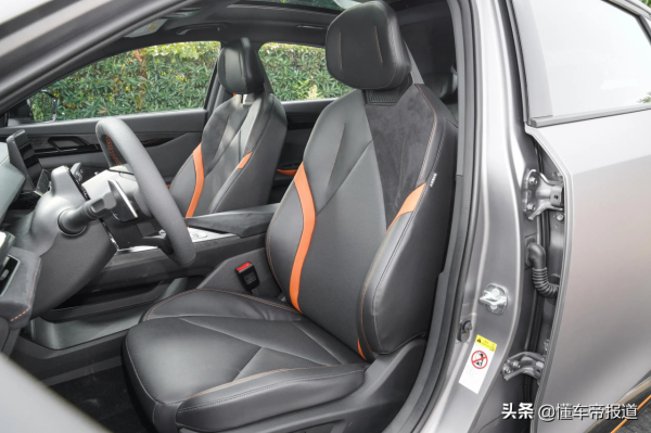 新車 &vert; 11&period;69萬元尊貴型最贊！長安UNI-V預售購車手冊