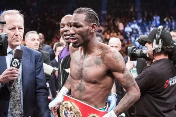 近日，連續兩位世界拳王遭槍擊！一死一傷