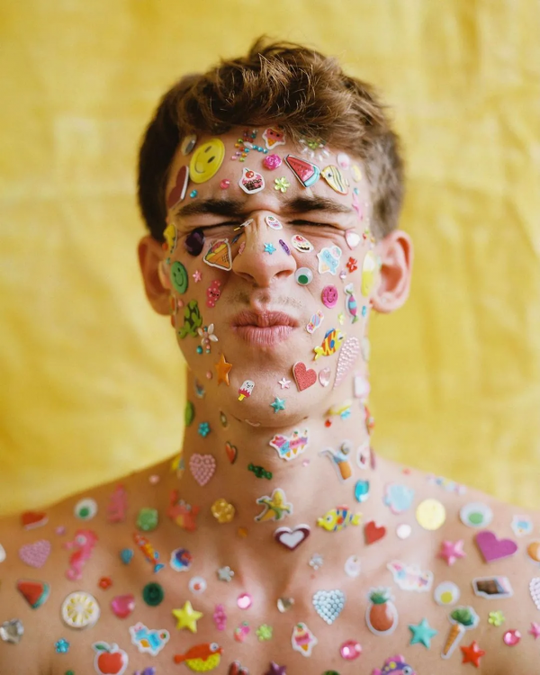 超生代時尚男模特維克托·奧登斯致敬 Olivia Rodrigo