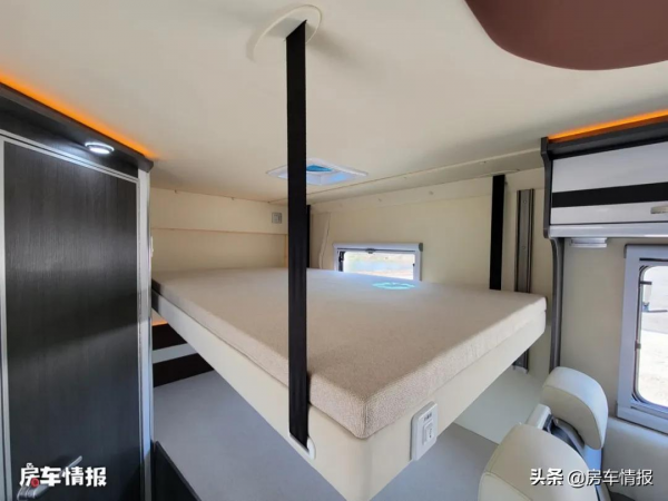 新款大通小頂房車，高2.8米透過率好，內設隱藏床一人一張隨便躺