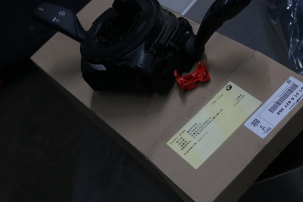 翻新“破爛不堪”的寶馬X5,車主硬是把X5當拖拉機開了7年 翻新“破爛不堪”的寶馬X5,車主硬是把X5當拖拉機開了7年