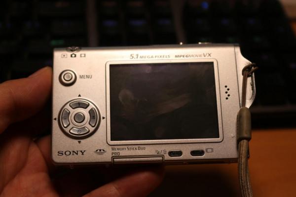 靚仔，你還記得當年的出街必備嗎？CD隨身聽、數碼相機、PSP