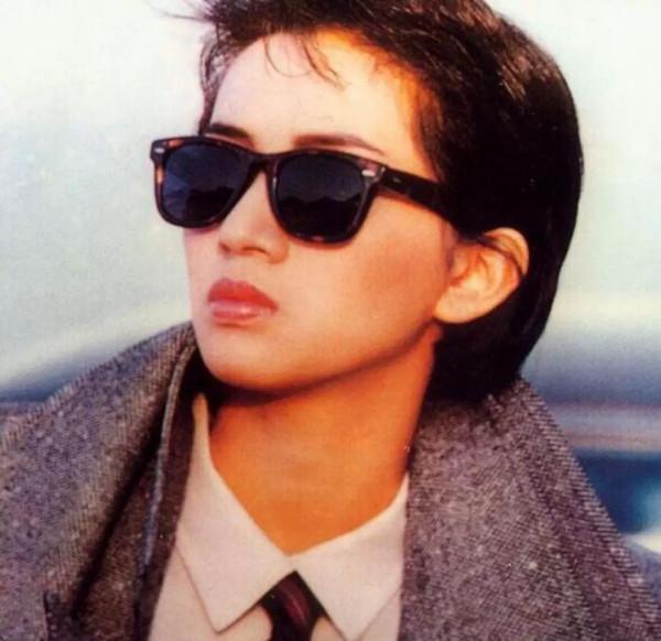 兒女身在娛樂圈，父母欠債、賴賬、感情複雜，這十幾位明星不容易