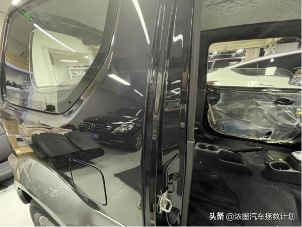 「可愛小車」整備一臺袖珍小車鈴木吉姆尼，有型才能釋放你的個性