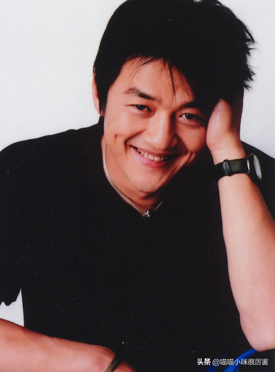 年輕時英俊瀟灑，老了卻醜的各有千秋，這8位男明星，好可惜