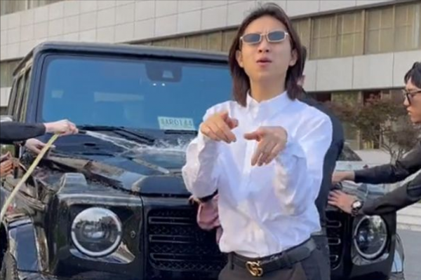 嘴碎的林總加上嘴毒的四姐，等於不是停播就是封號