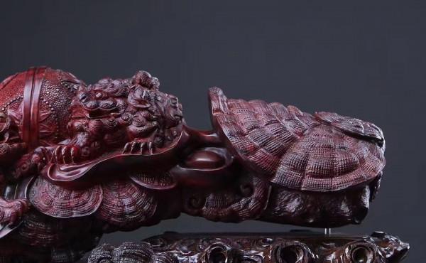 雙獅戲玲瓏，靈芝大如意！刻刀遊走，枯木變藝術