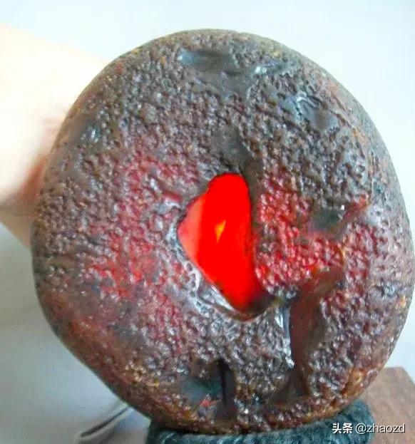 不可多得的多彩奇石 不可多得的多彩奇石