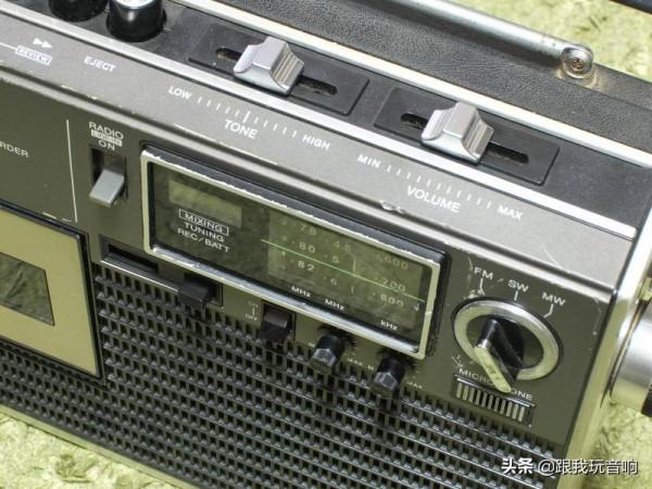 索尼 SONY CF-1700單卡帶行動式收錄機音響 索尼 SONY CF-1700單卡帶行動式收錄機音響