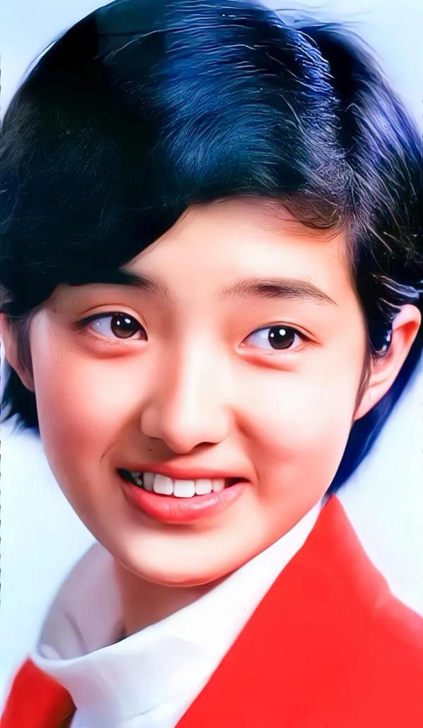 為愛隱退的日本熒幕女神山口百惠