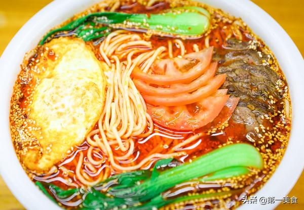 下班到家吃什麼？3種熱湯麵做法，比叫外賣強多了，驅寒又暖身