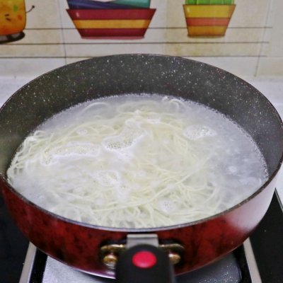 十分鐘快手雞湯牛肉麵❗️鹹香味美又營養