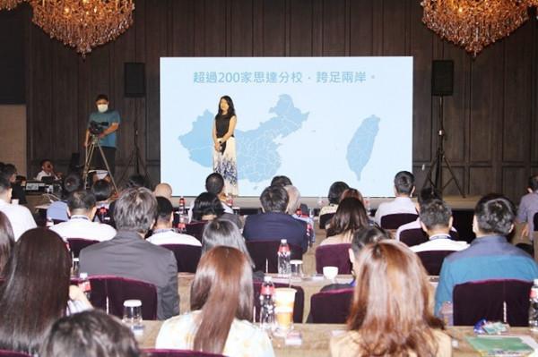 邱毅與前妻的愛與痛,三個小孩,成了邱毅思念前妻的精神依靠 邱毅與前妻的愛與痛,三個小孩,成了邱毅思念前妻的精神依靠